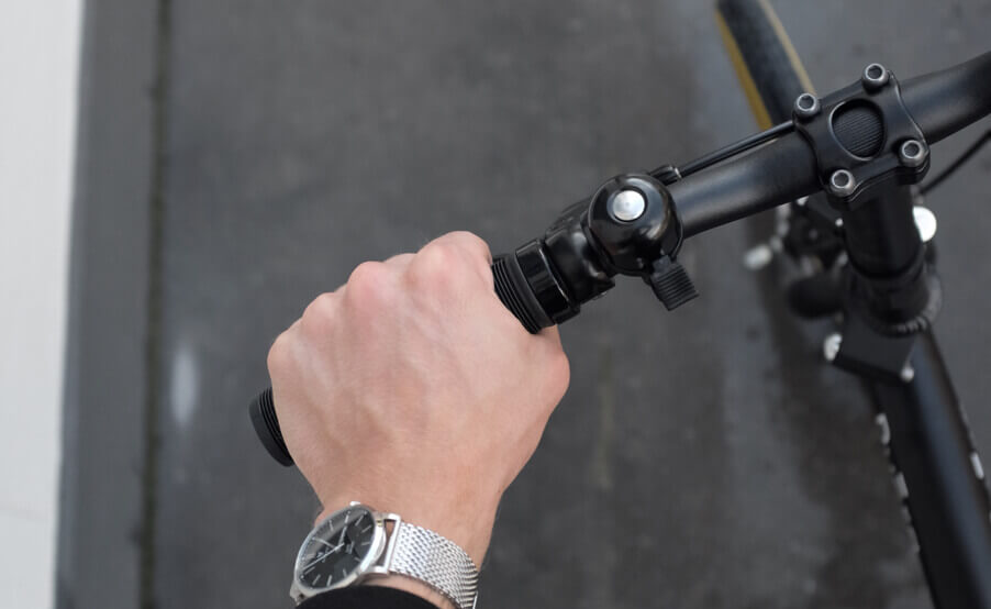 Pyora zwart fietsstuur met bel